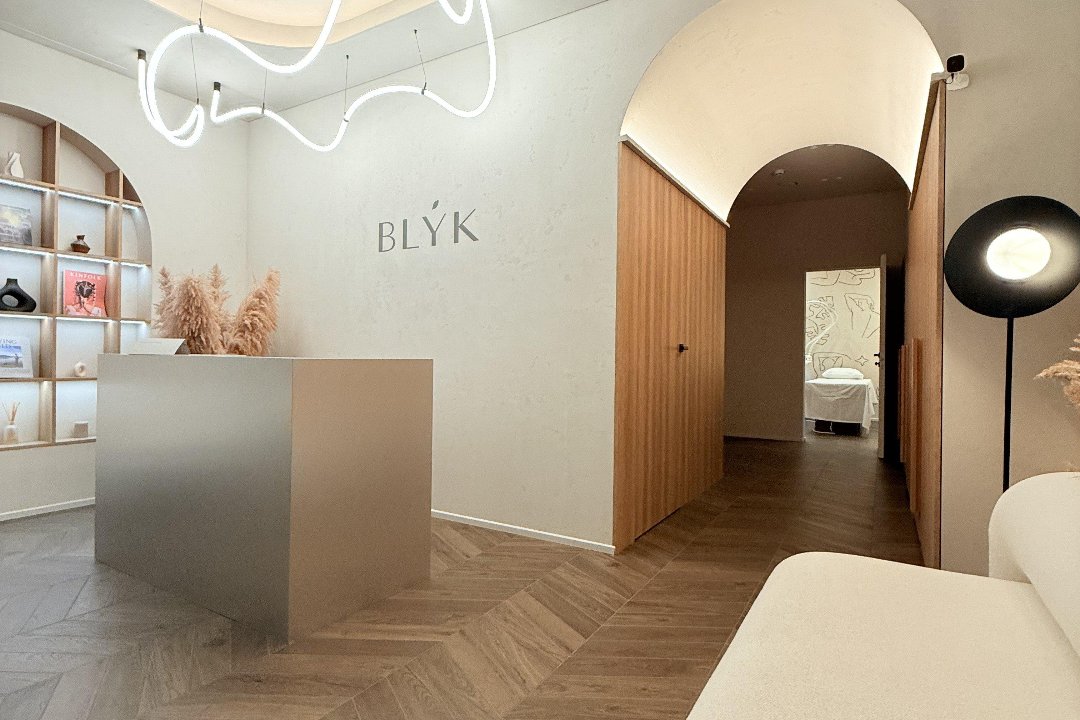 MB Kūno studija, Stotis, Vilnius