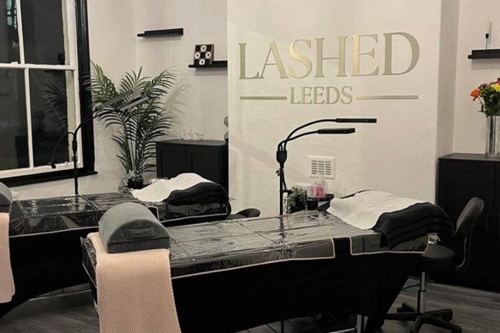 Lashed Leeds - Sourcils & cils Leeds - Photo de couverture - OneBooking