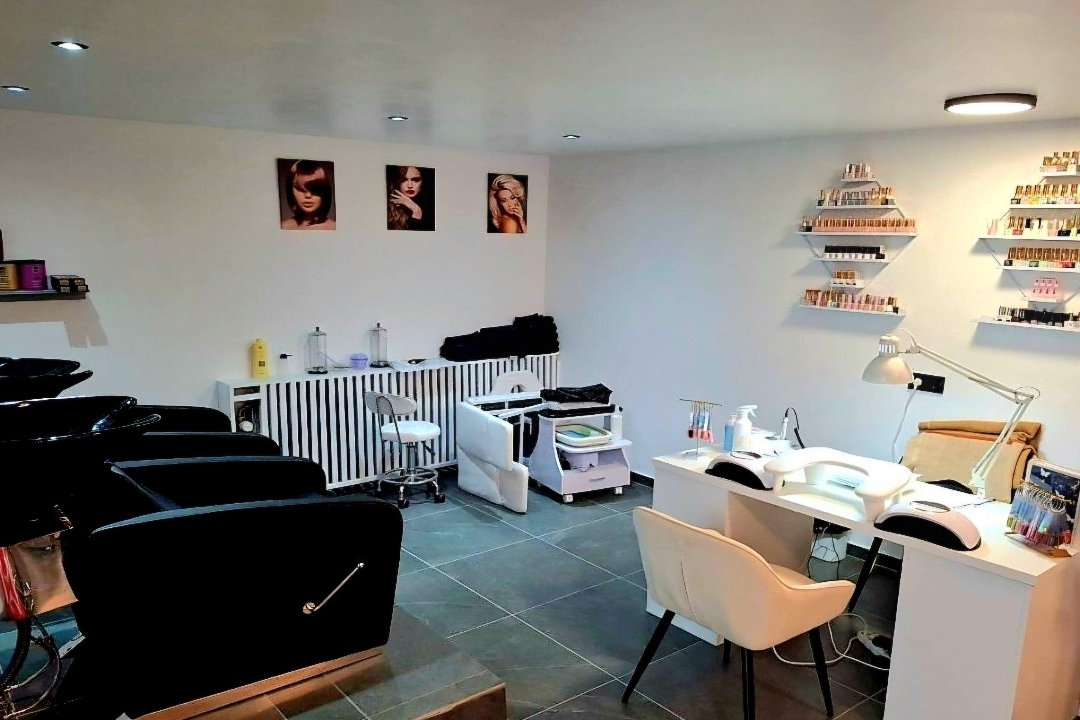 SKK DIVINE NAILS, Berchem-Sainte-Agathe Centre, Berchem-Sainte-Agathe