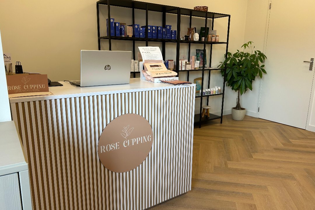 Rose_cupping  , Overijssel Kampen, Overijssel