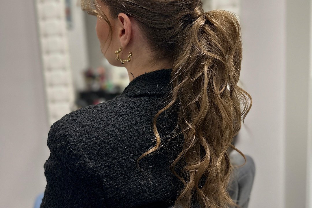 JR grožis -Gelios grožio studija, Seb arena, Vilnius