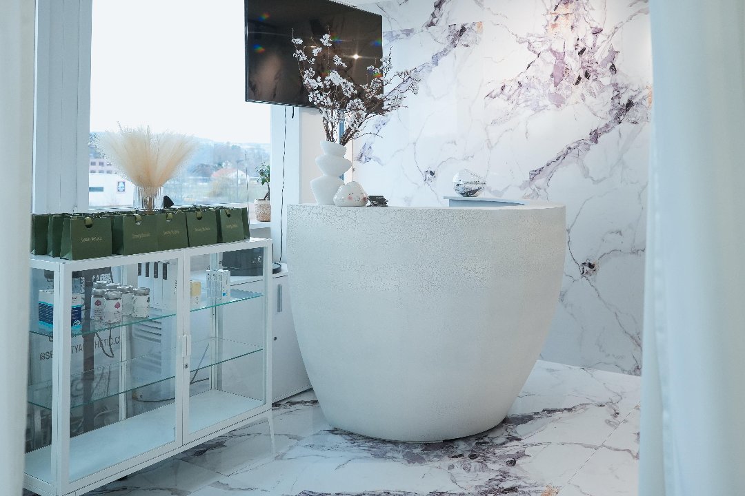 Serenity Aesthetic, Uster