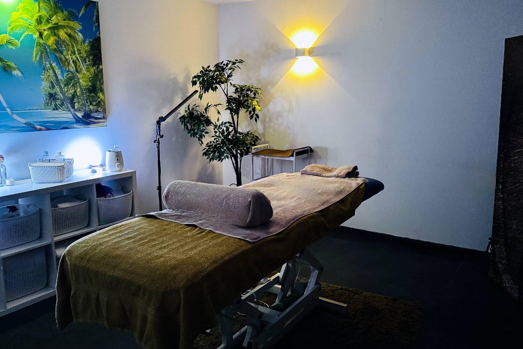 Ägyptische Pyramiden Massage, Mörsenbroich, Düsseldorf