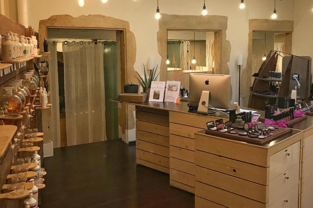 Laura Michel Coiffure et Maquillage, Neuenburg, Kanton Neuenburg