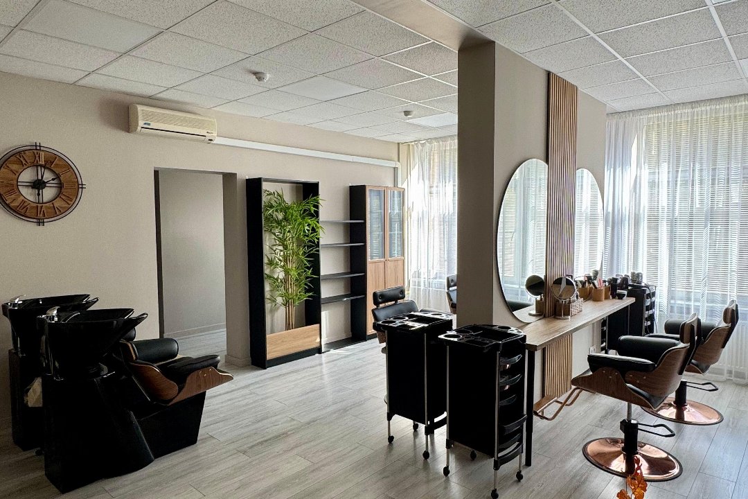 Dovilės nagų studija, Centras, Klaipeda