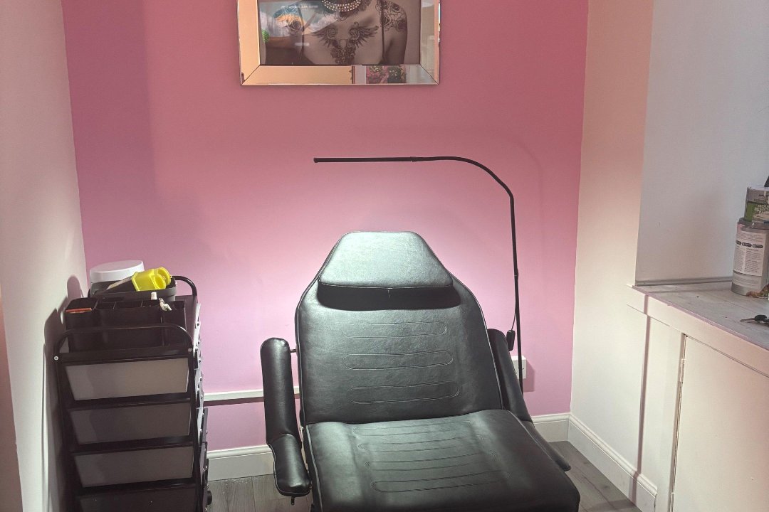 Sculpting Beauty, Plains, Lanarkshire