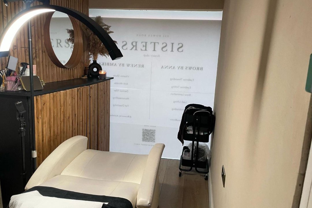 Sisters Beauty Studio, Friern Barnet, London