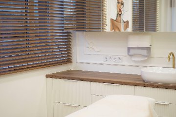 Jana Radevič - Juderma