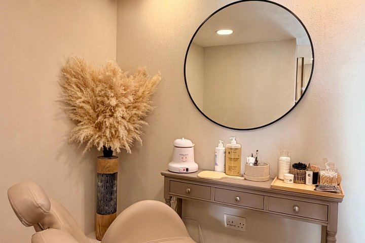 YIOU Nail & Beauty Boutique - Onglerie London - Photo de galerie - OneBooking