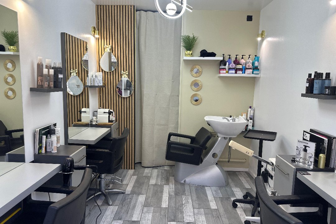 Camelia Coiff, Carpentras, Provence