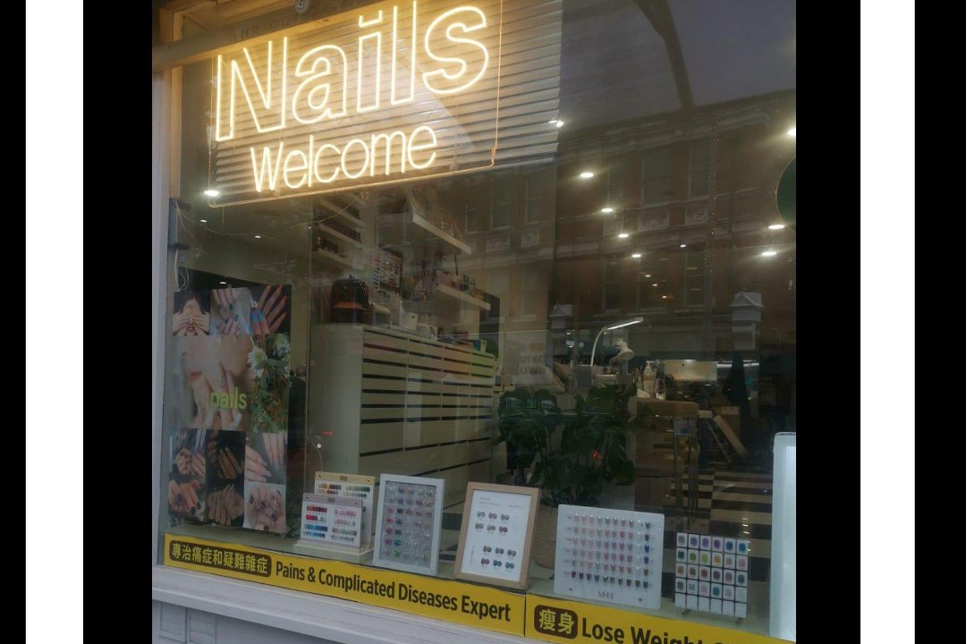 U.m Nails @ Wellness beauty cafe, Ealing Broadway, London