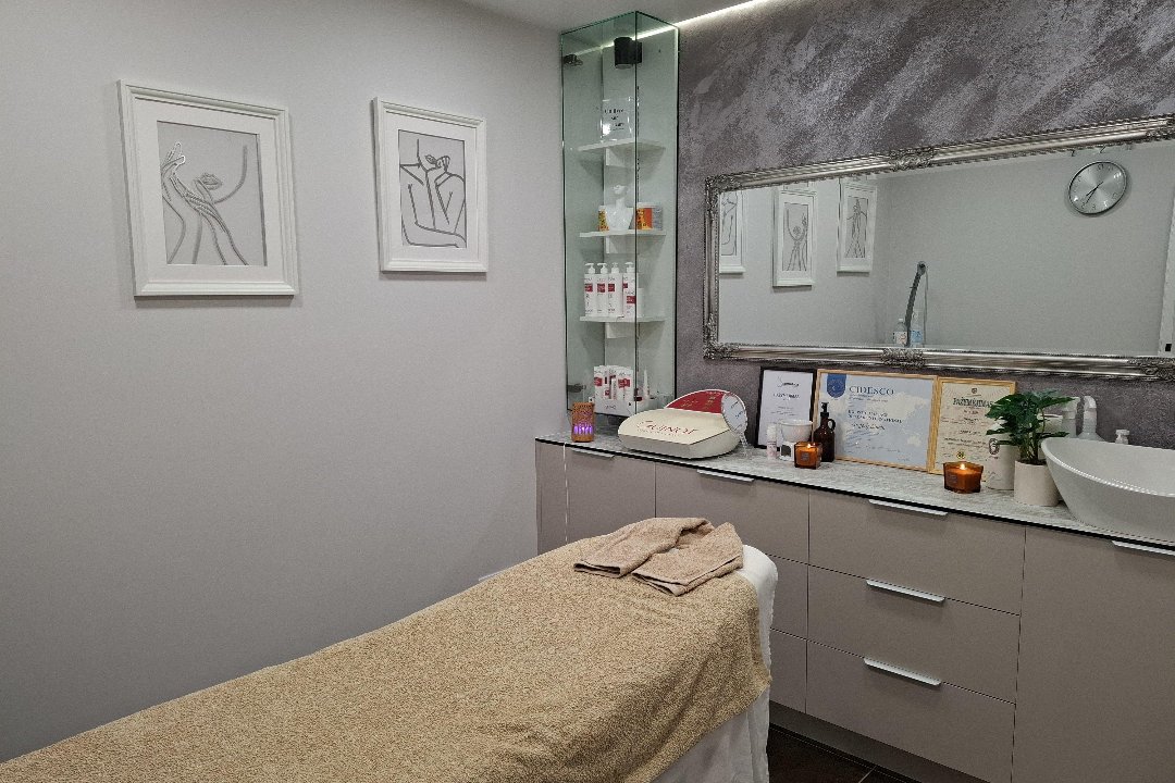 Kūno imperija, Televizijos bokštas, Vilnius