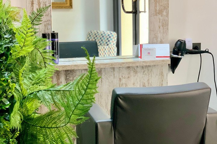 Dora Castillo Peluqueria - Coiffure Granada - Photo de couverture - OneBooking