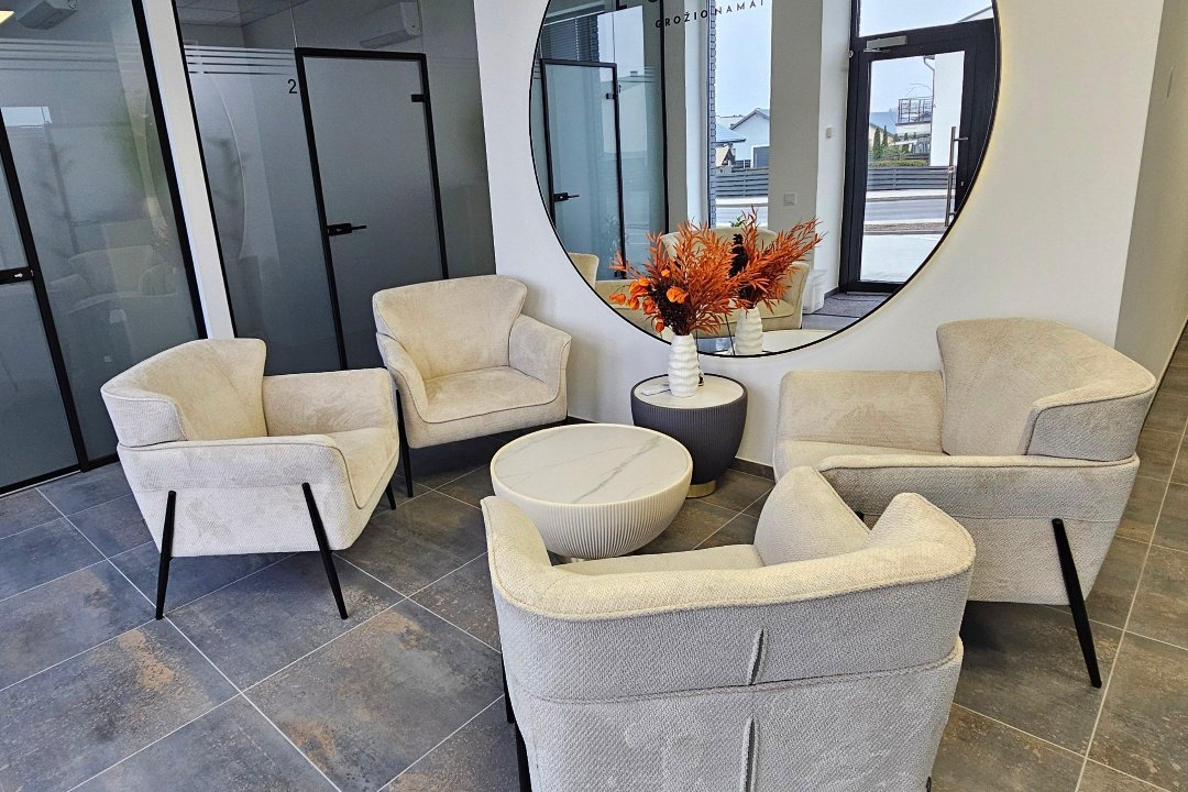 Tavo Lubina/Monique Nails manikiūras pedikiūras, Romainiai, Kaunas