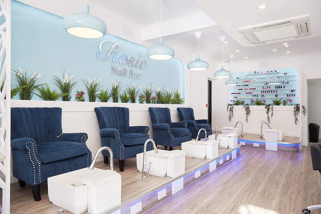 nail bar