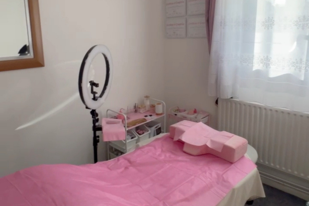 Te Ona, Broxbourne, Hertfordshire