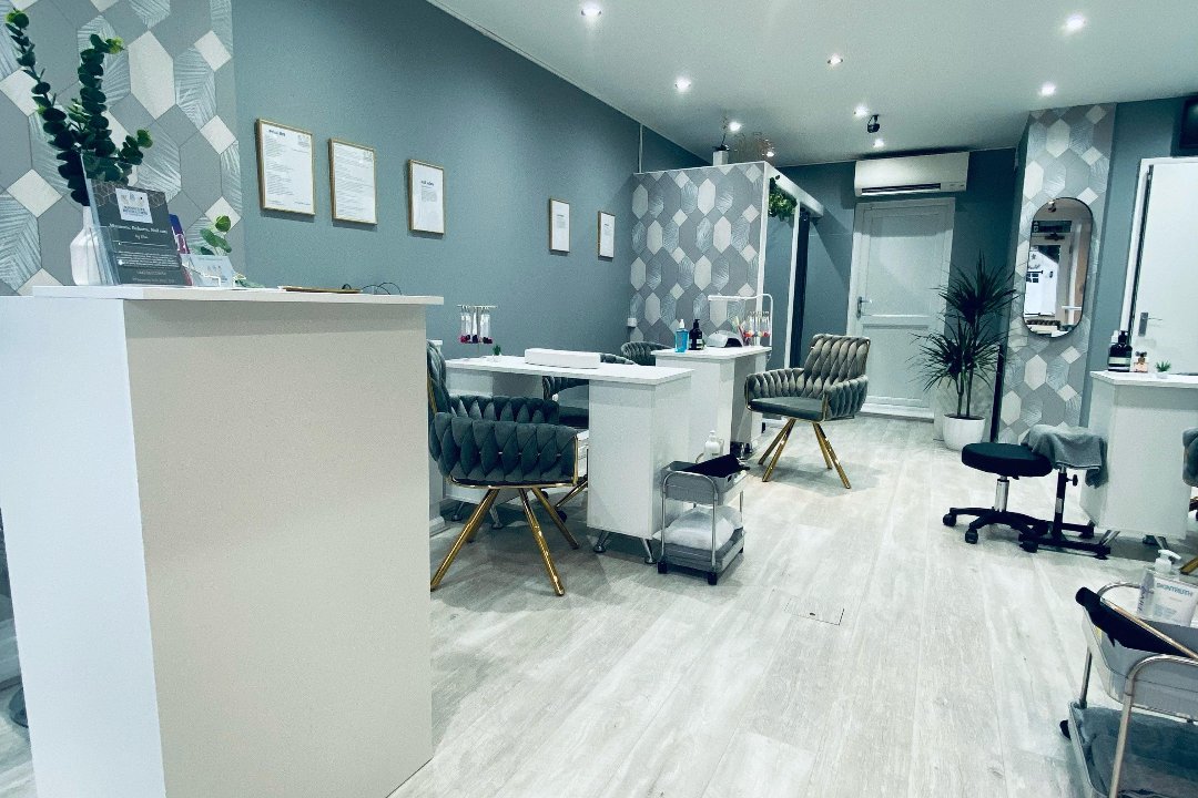 Manicure Revolution, Elstree, Hertfordshire