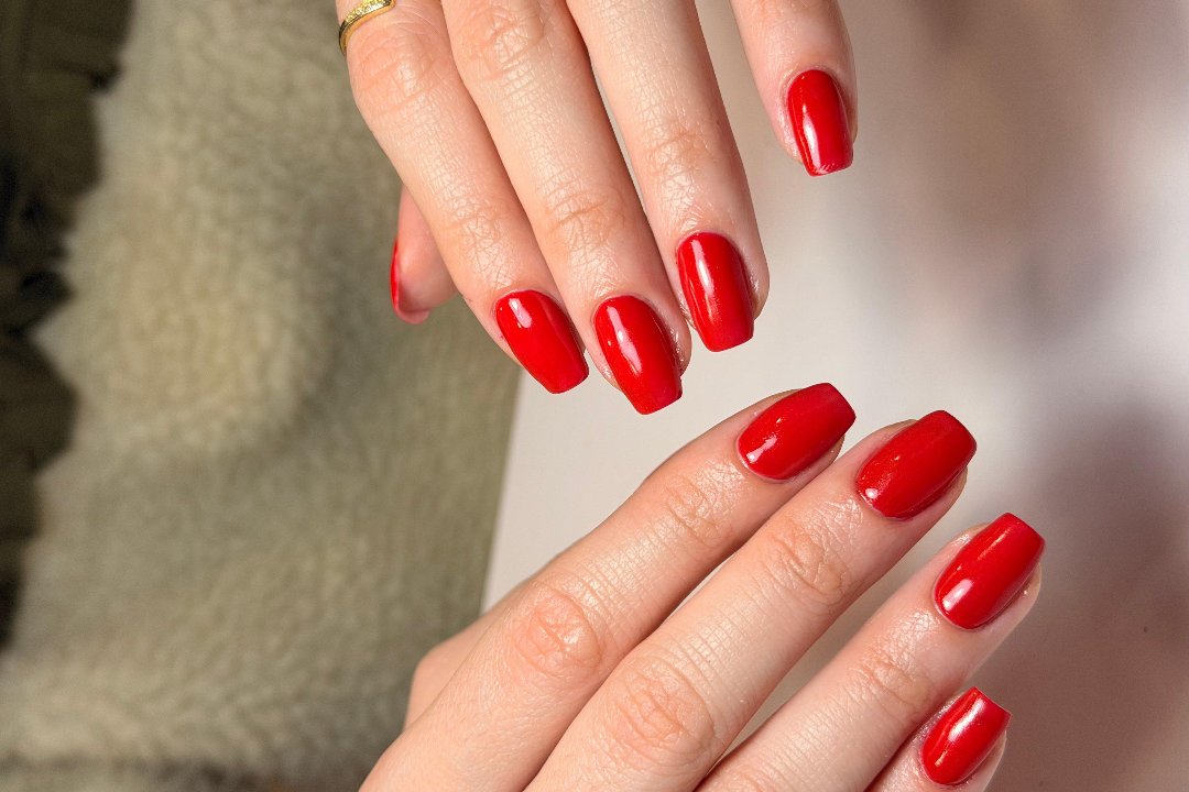 Suav Nails & Beauty, Enfield Chase, London