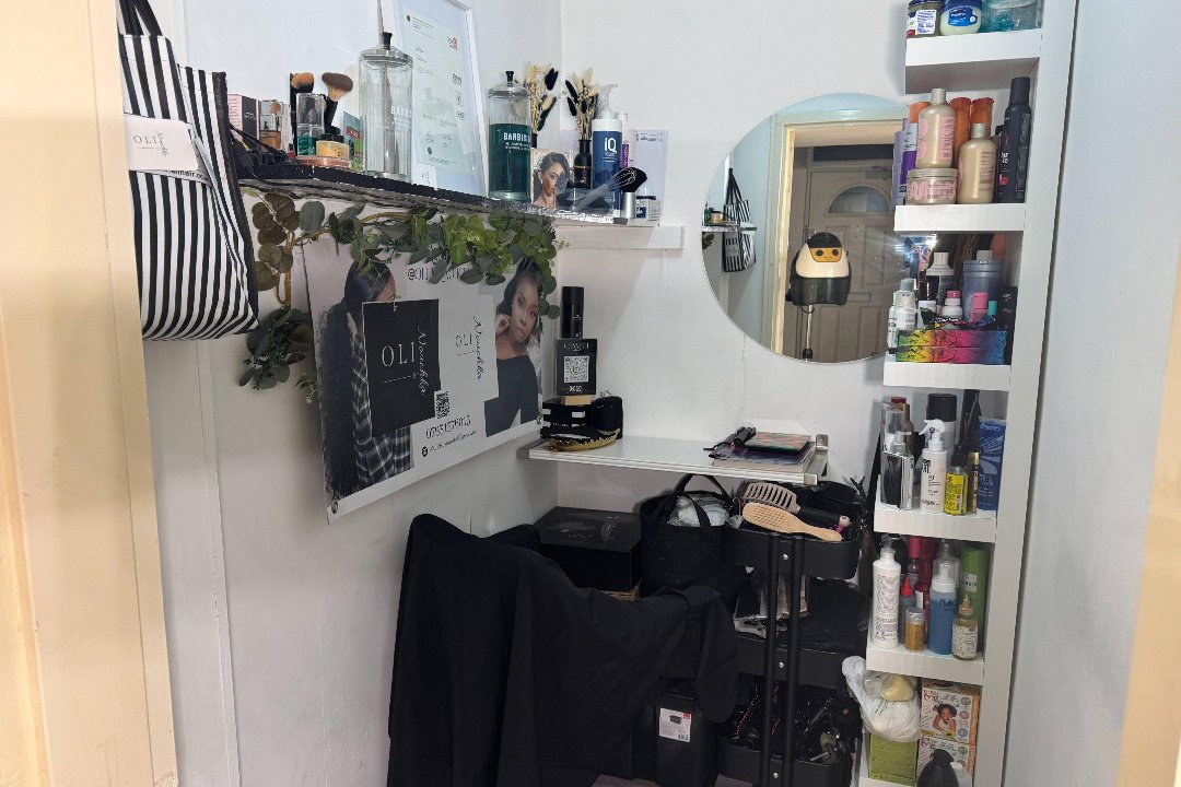 Oli-by-Nouchka, Harlow, Essex