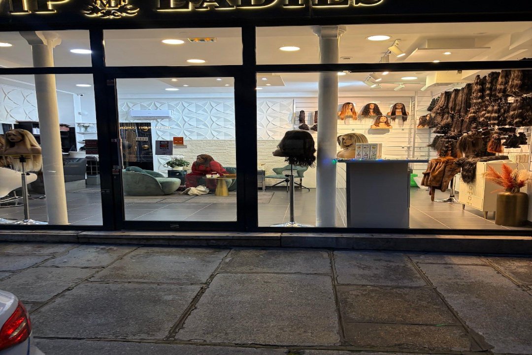 Helena Beauty, Avenue des Champs-Elysées, Paris