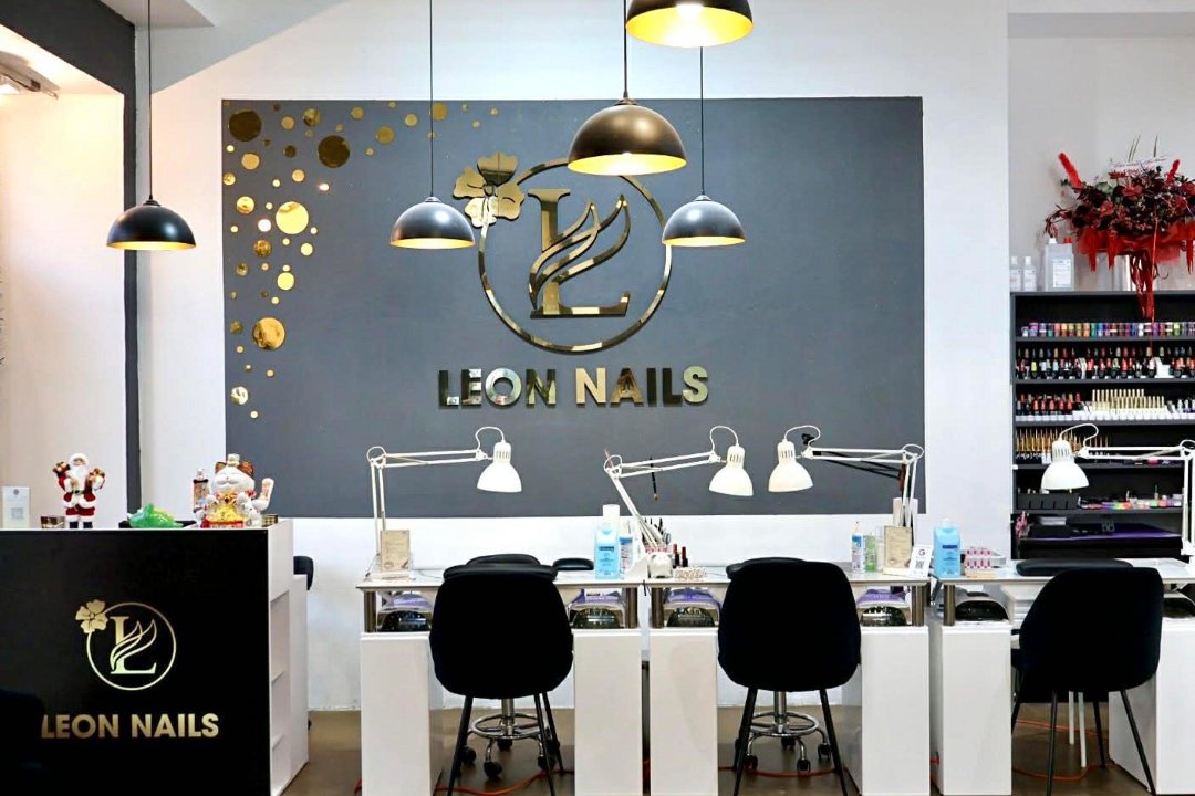 Leon Nails, Kollwitzplatz, Berlin