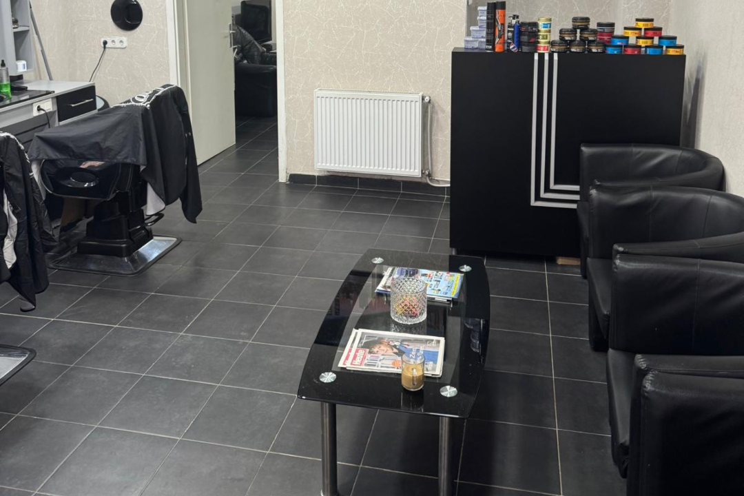 King Haarstudio, Kardinal-Nagl-Platz, Wien