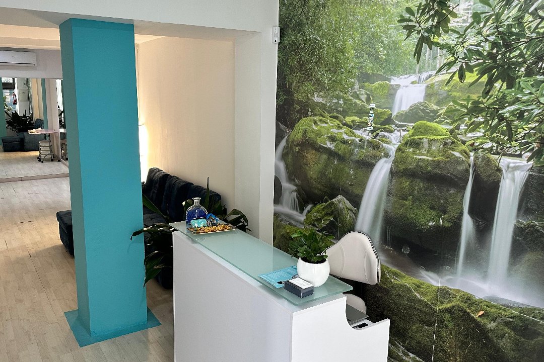 Ech Centro de Masajes Terapeuticos, Calle Orense, Madrid