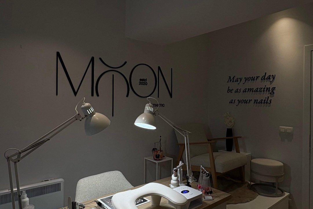 Moon Aesthetic, Ixelles, Quartier Européen, Bruxelles