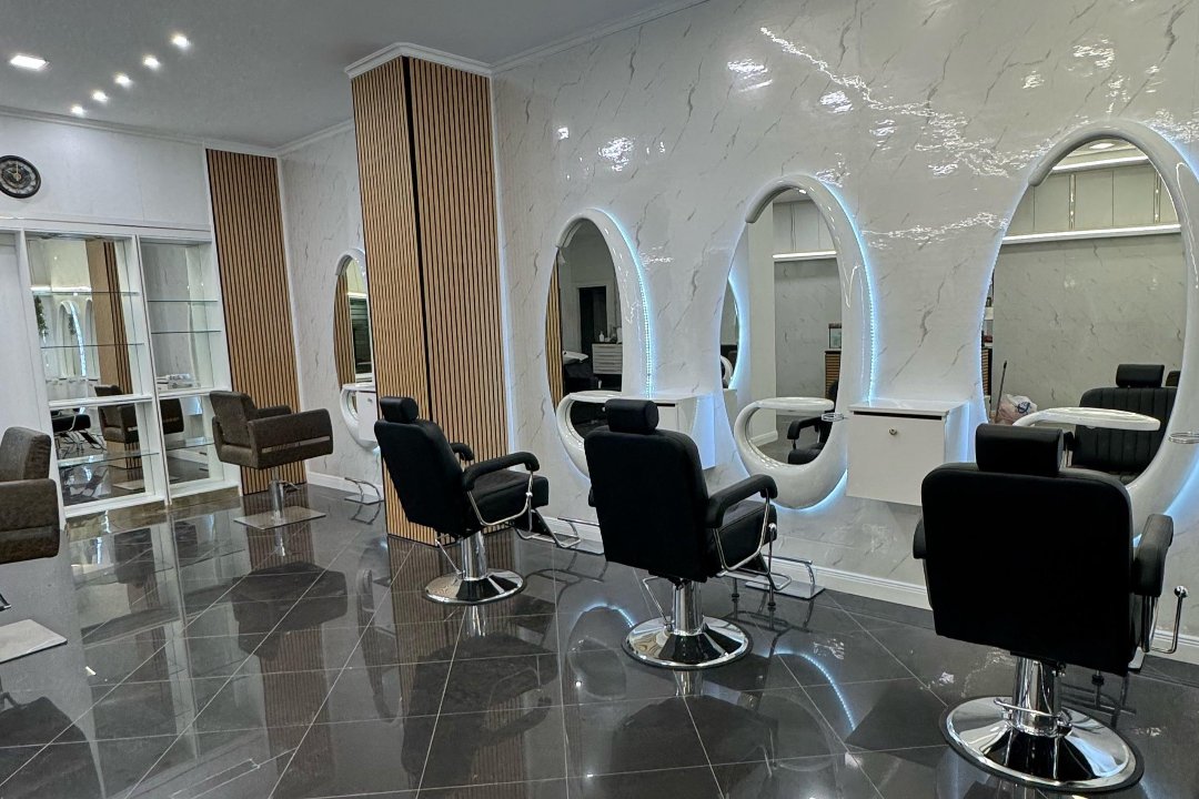 Fenix salon, Tuscolano, Roma