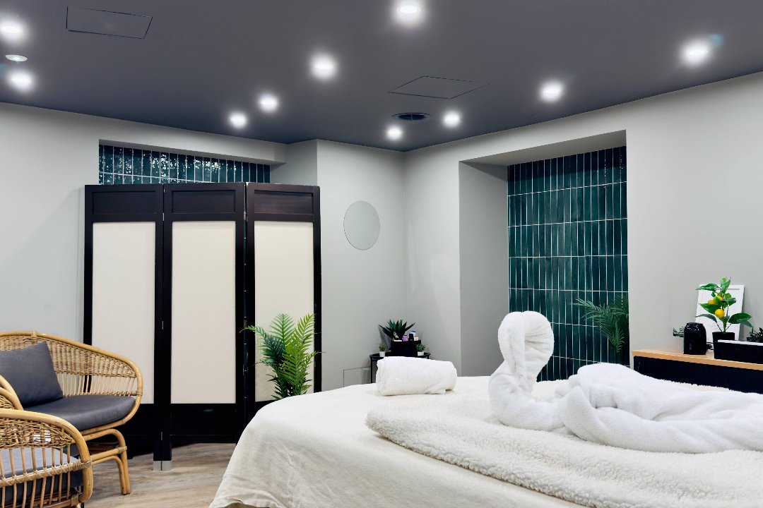 Hightower Massage & Coaching, Altstadt-Süd, Köln