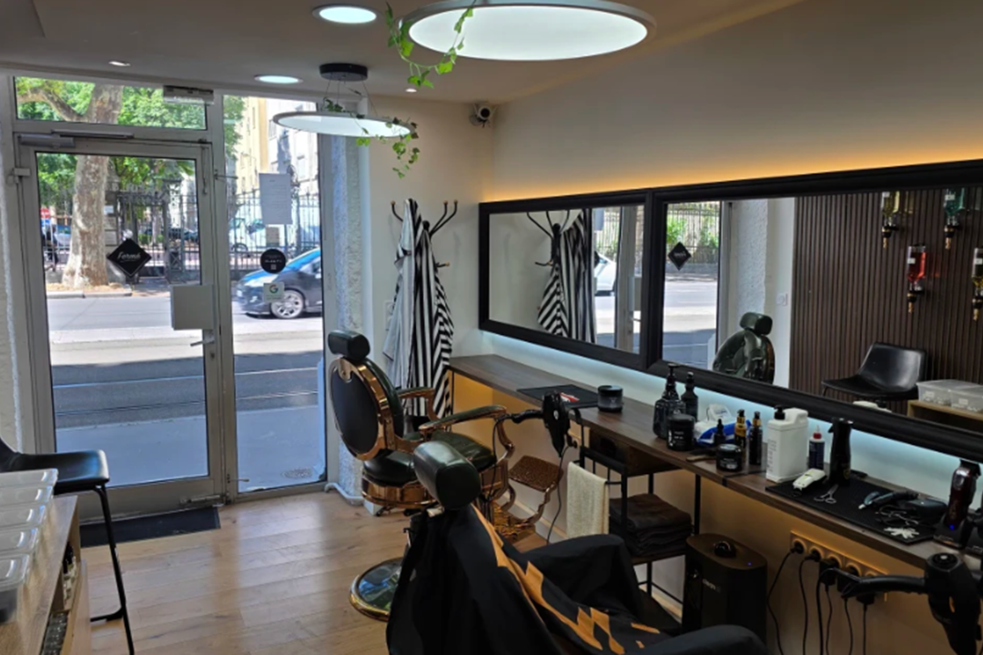 District barber, Saxe Roosevelt, Lyon