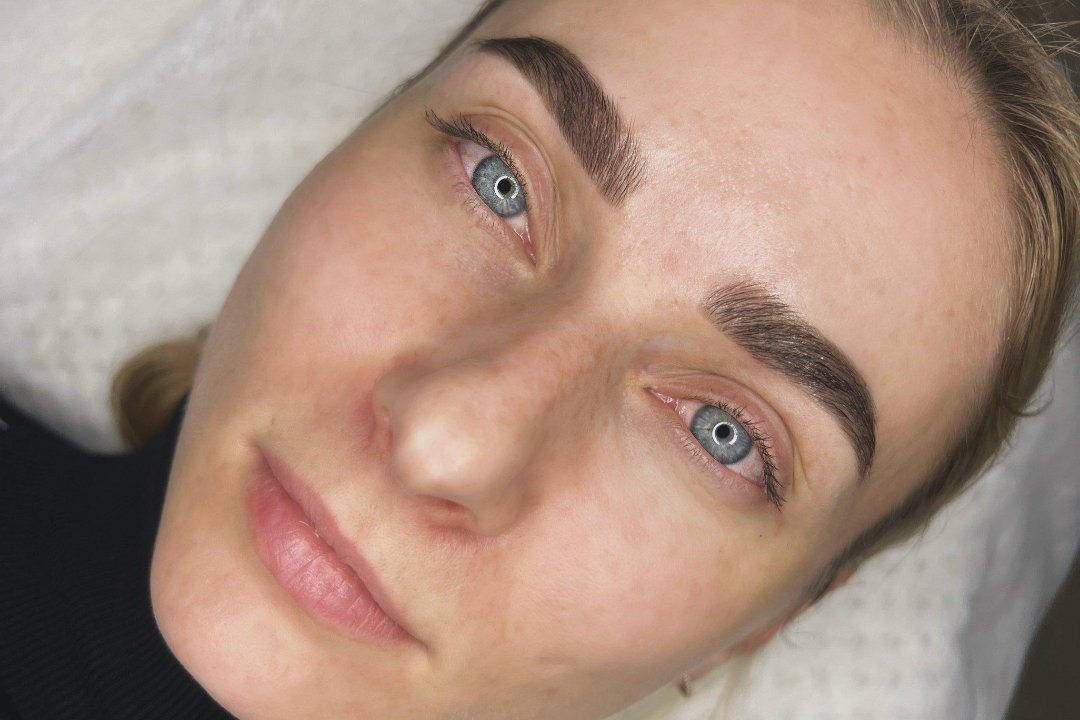 Antakių bei blakstienų laminavimo meistrė Vitalija, Miesto centras, Šiauliai