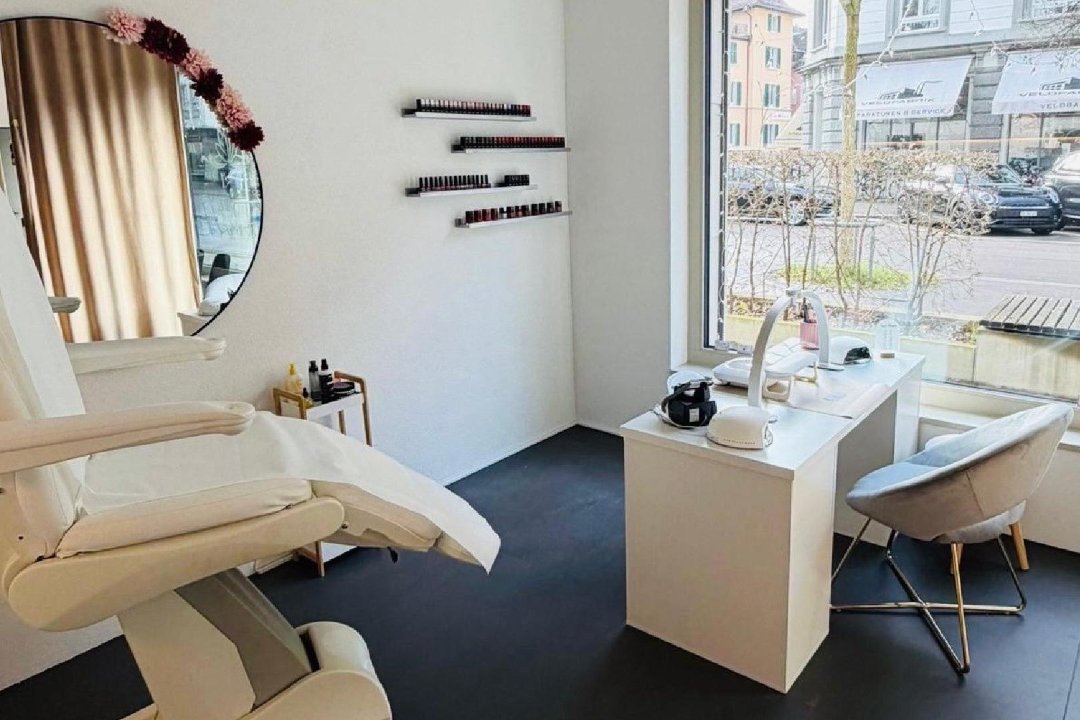 Nails & Beauty Lab, Kreuzplatz, Zürich