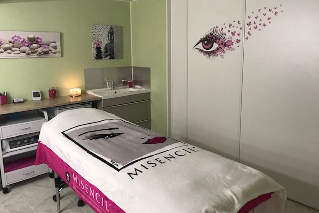 Cils en secret, Le Mesnil-Aubray, Val-d'Oise