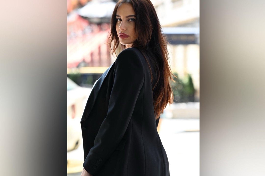 Barbara Beauty, Avenue des Champs-Elysées, Paris