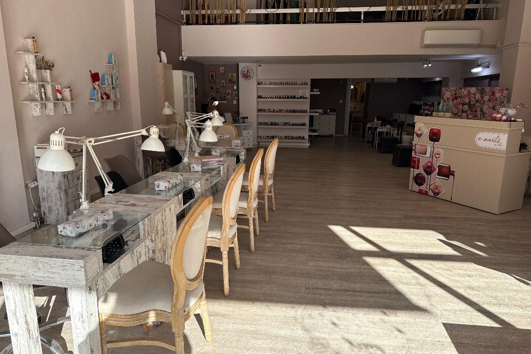 E-nails, Iraklio, Αττική
