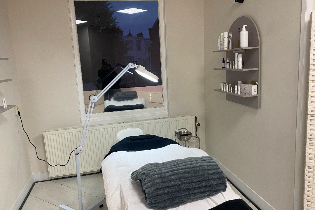 Beautybyyassz, Laan van Meerdervoort, Den Haag