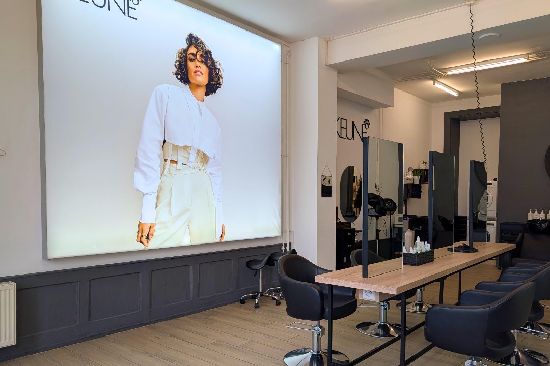 Trend by F. Coiffure, La Chaux-de-Fonds, Kanton Neuenburg