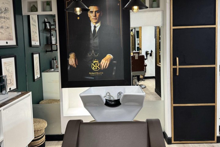 Richard's Rondon Peluqueros - Barbier Pasaje miraflores local 45 - Photo de galerie - OneBooking