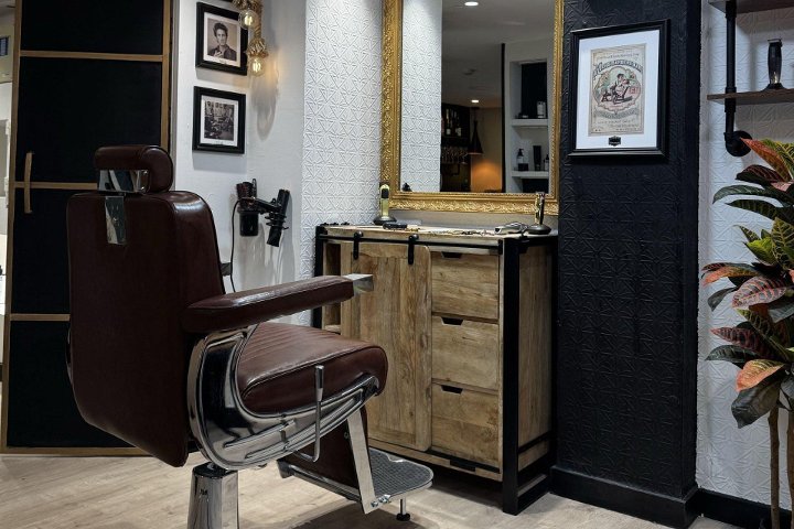 Richard's Rondon Peluqueros - Barbier Pasaje miraflores local 45 - Photo de galerie - OneBooking