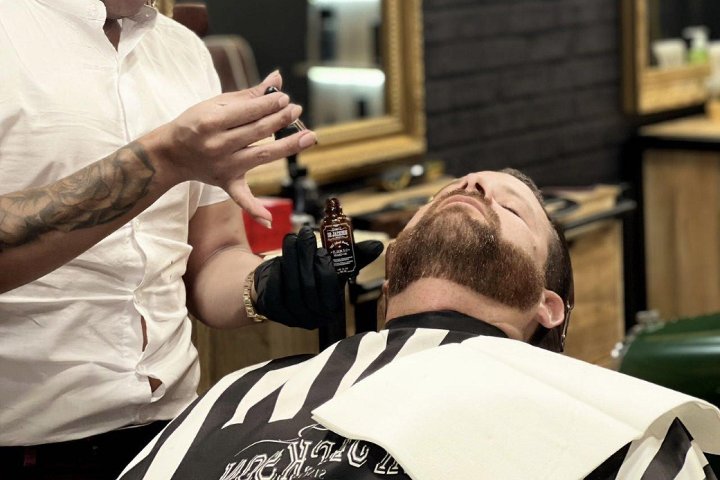 Richard's Rondon Peluqueros - Barbier Pasaje miraflores local 45 - Photo de galerie - OneBooking