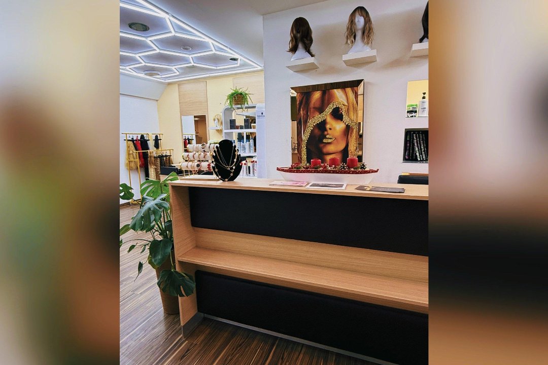 Royal Deluxe - Friseur & Beauty, Lamprechtshausen, Salzburger Land