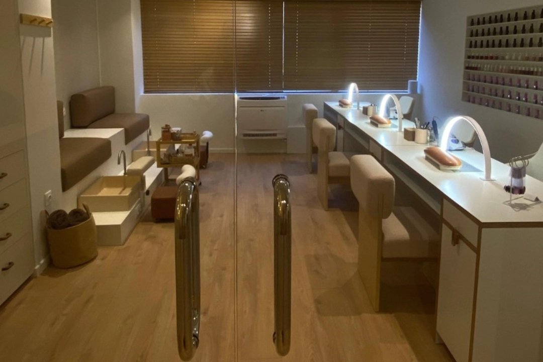 4042 Skin Body Soul, Exarcheia, Αθήνα