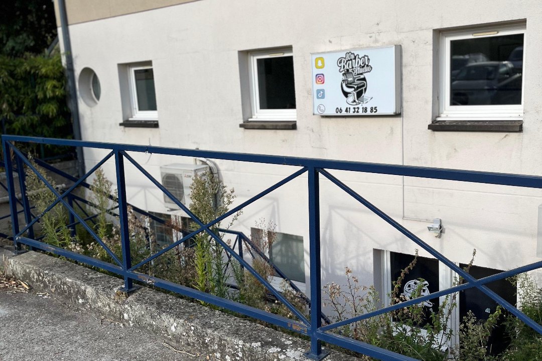 80th Barber Studio, Jouy-le-Moutier, Val-d'Oise