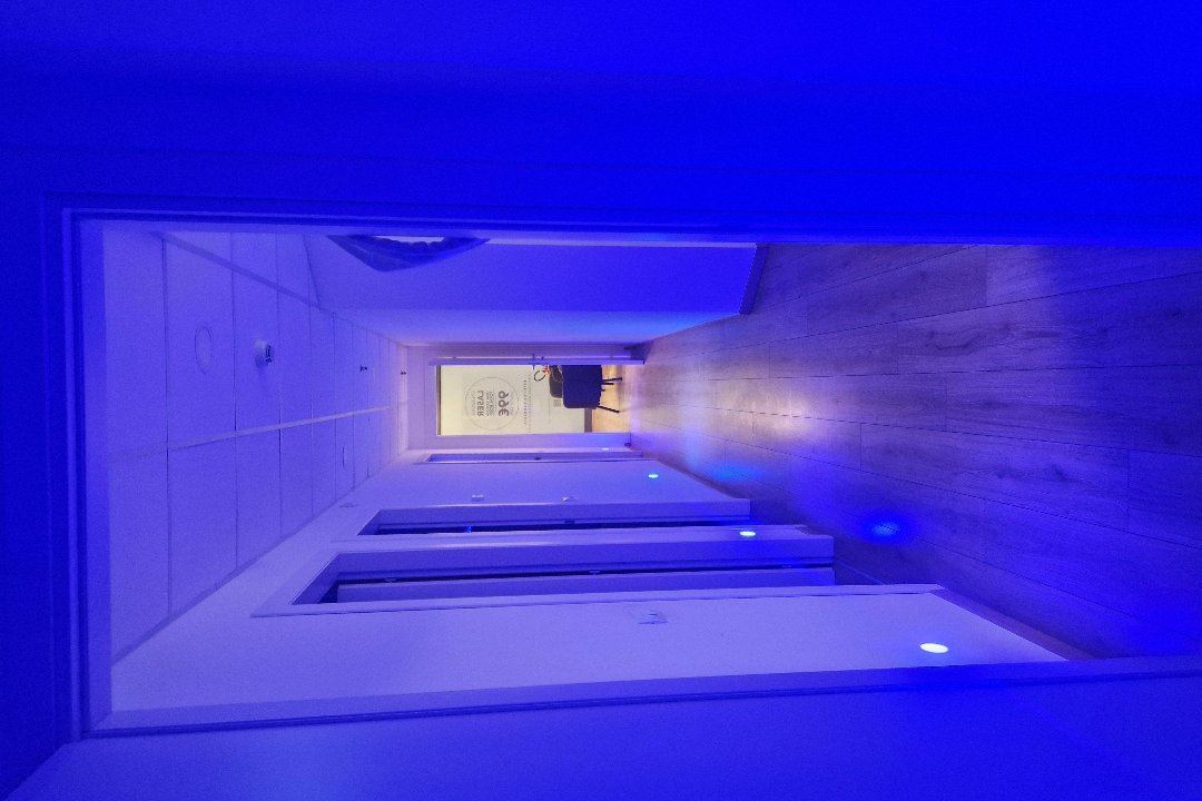 Estetica  Giusy- centro commerciale iper mirabello cantu', Cantù, Lombardia