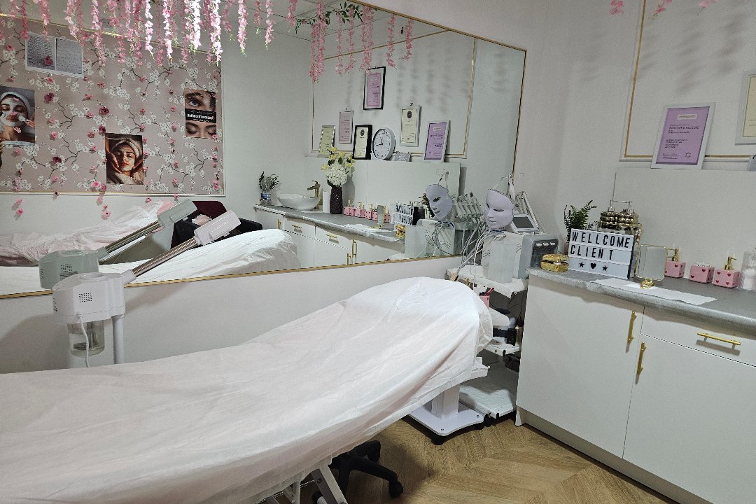 Graceful Eye Beauty Studio, Ardara