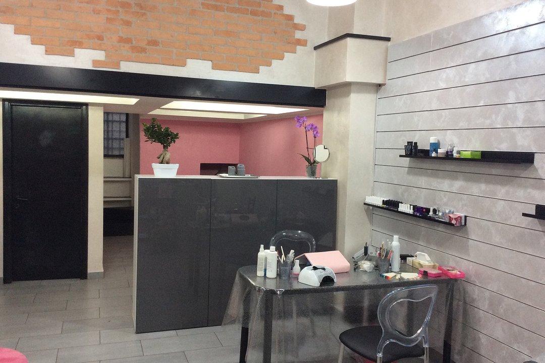 Y&S Nails, Zona Torre Maura, Roma