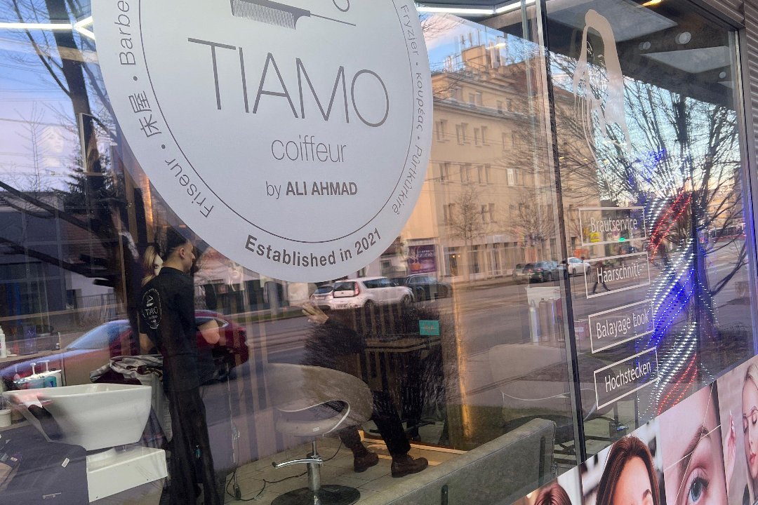 Froozan Hairstyles, 13. Bezirk, Wien