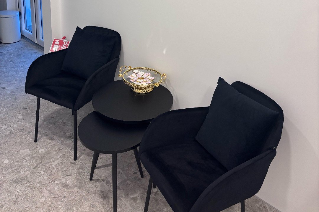 Nagų meistrė Katerina, Justiniškes, Vilnius