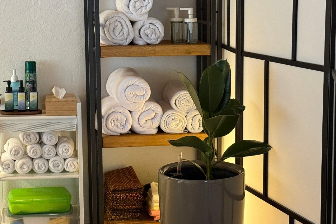 The Massage by Nachita ( Krankenkasse anerkannt), Hirslanden, Zürich